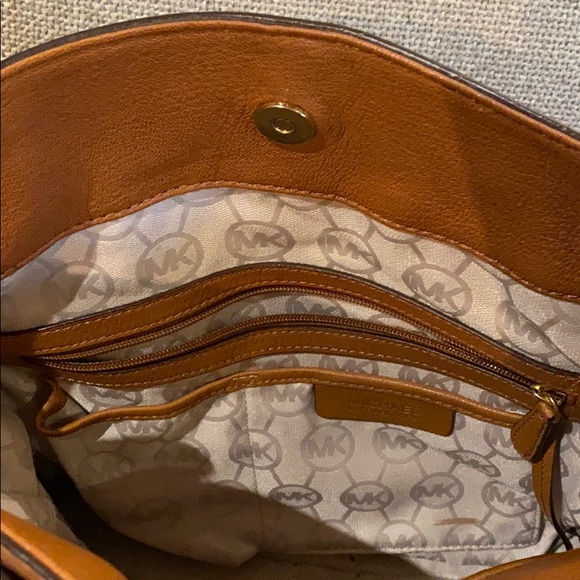 Handbag - Picture 3 of 4